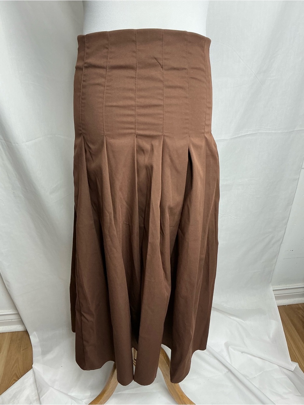 2176 - SHEIN Brown High-Waist Pleated Maxi Skirt - Picture 5 of 8